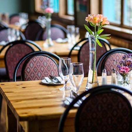 Byrnes Wine Dine Stay Эннистимон Экстерьер фото