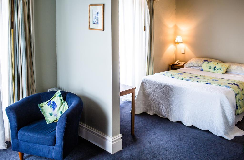 Byrnes Wine Dine Stay Эннистимон Номер фото