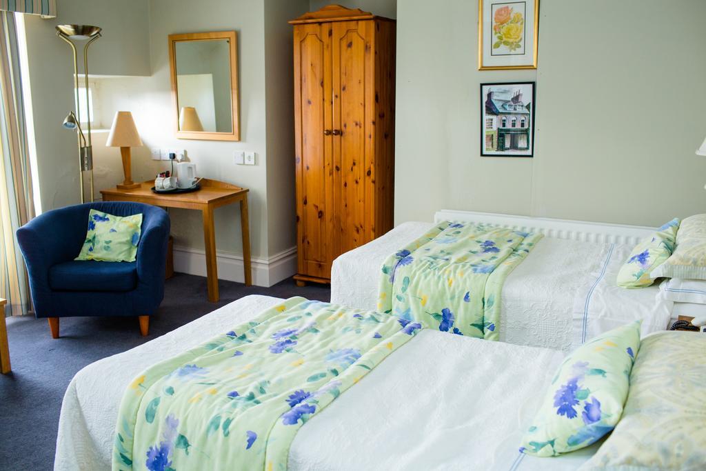 Byrnes Wine Dine Stay Эннистимон Номер фото